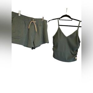 NWT Vuori shorts and tank set Size L
